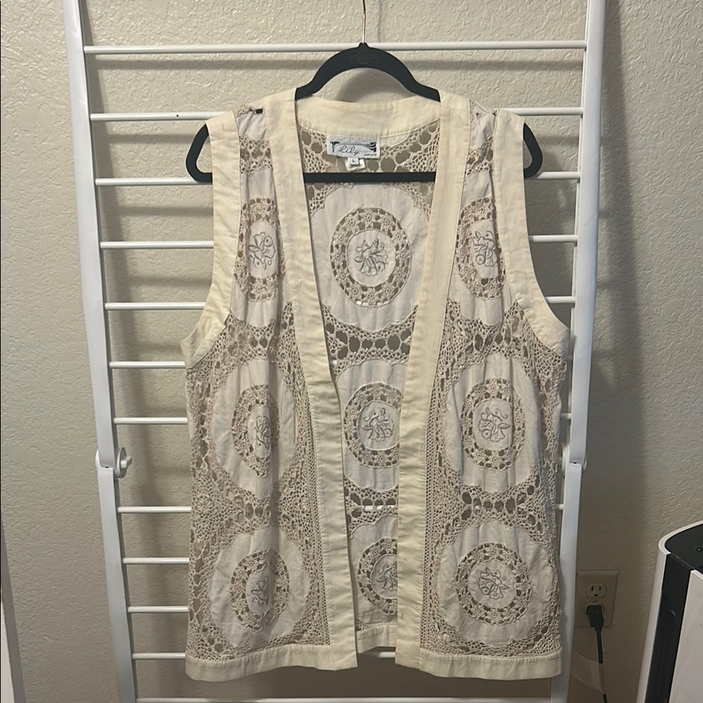 Cream Lace Vest with Intricate Patterns